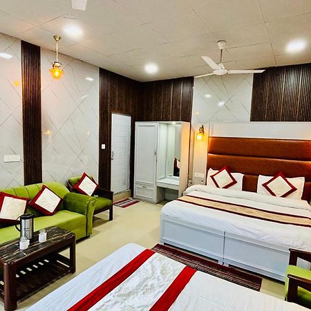 מוסורי Hotel Amar מראה חיצוני תמונה