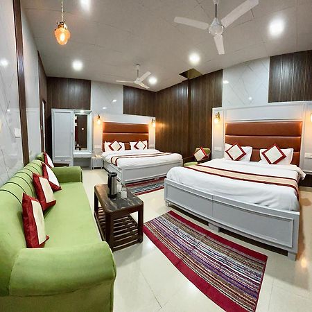 מוסורי Hotel Amar מראה חיצוני תמונה