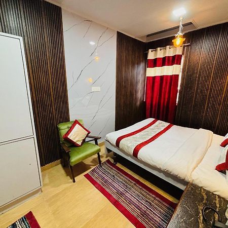 מוסורי Hotel Amar מראה חיצוני תמונה