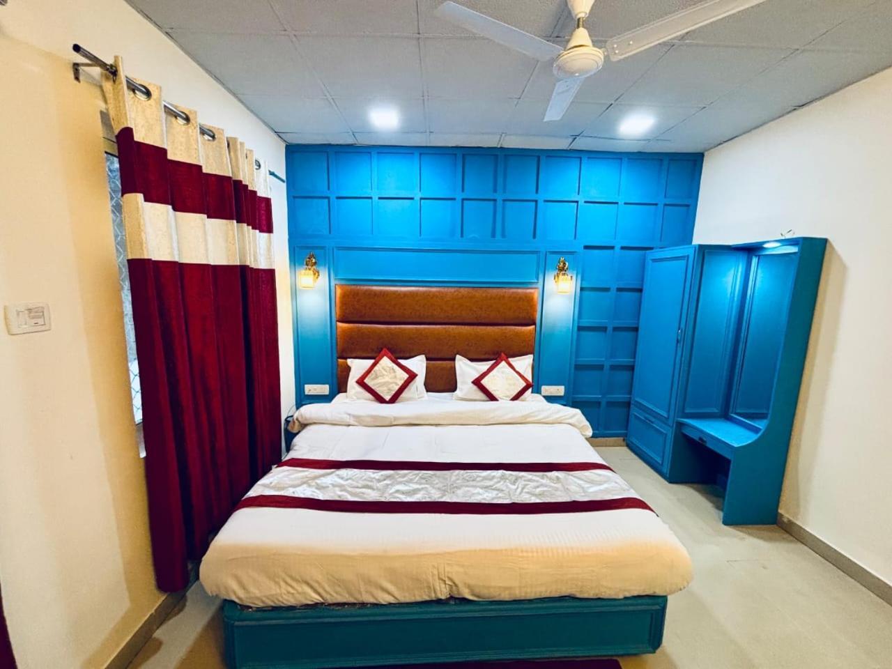 מוסורי Hotel Amar מראה חיצוני תמונה