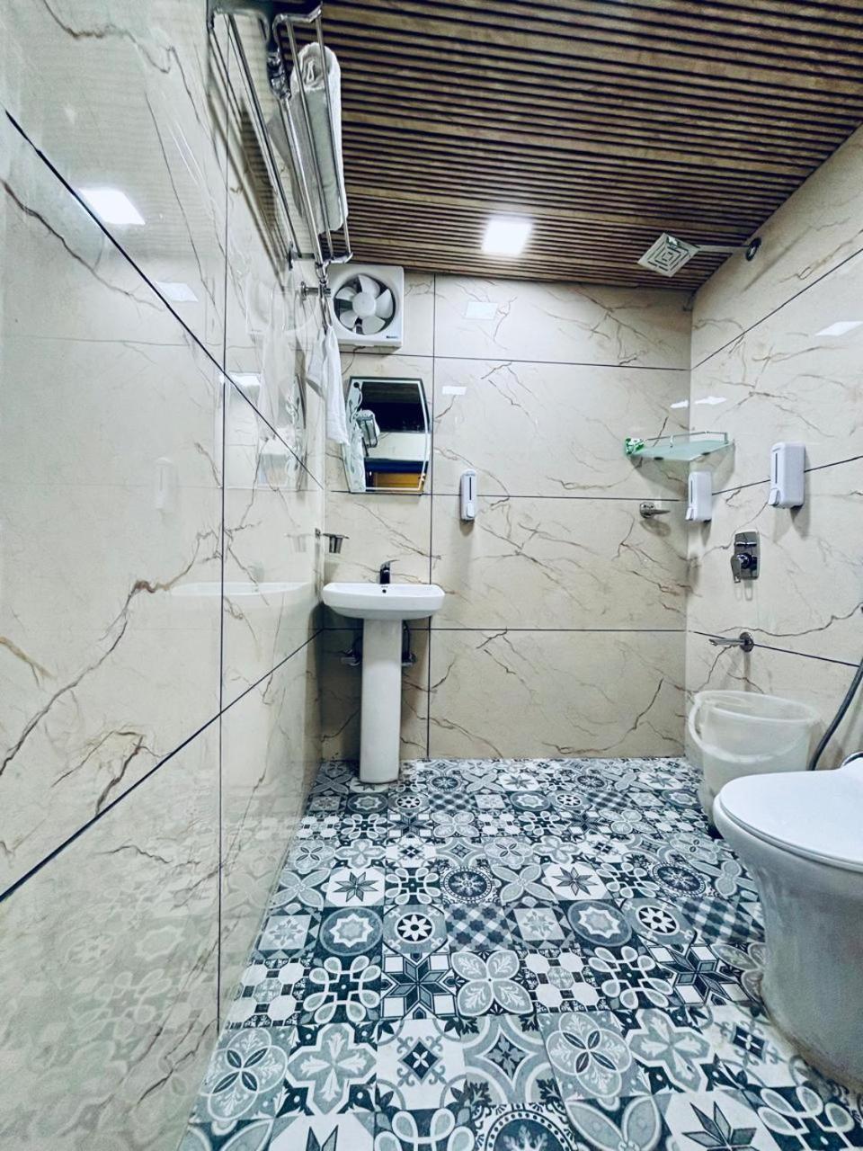 מוסורי Hotel Amar מראה חיצוני תמונה