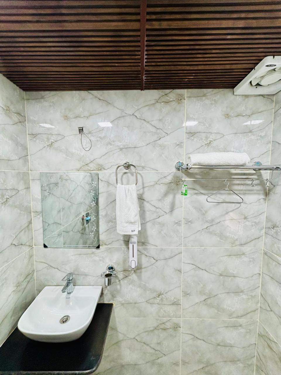 מוסורי Hotel Amar מראה חיצוני תמונה