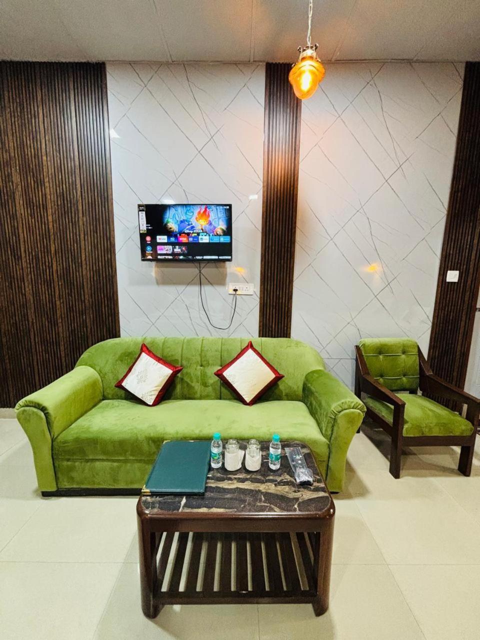 מוסורי Hotel Amar מראה חיצוני תמונה