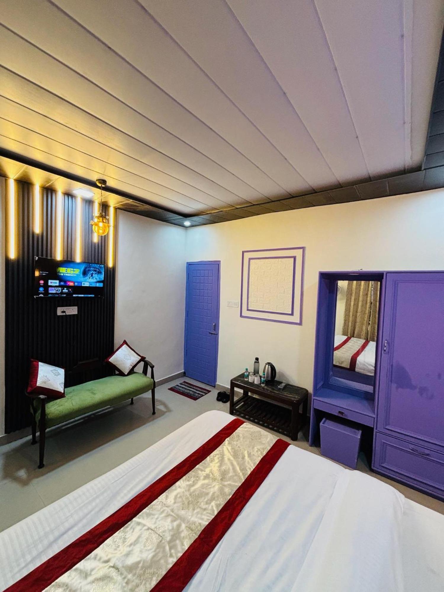 מוסורי Hotel Amar מראה חיצוני תמונה